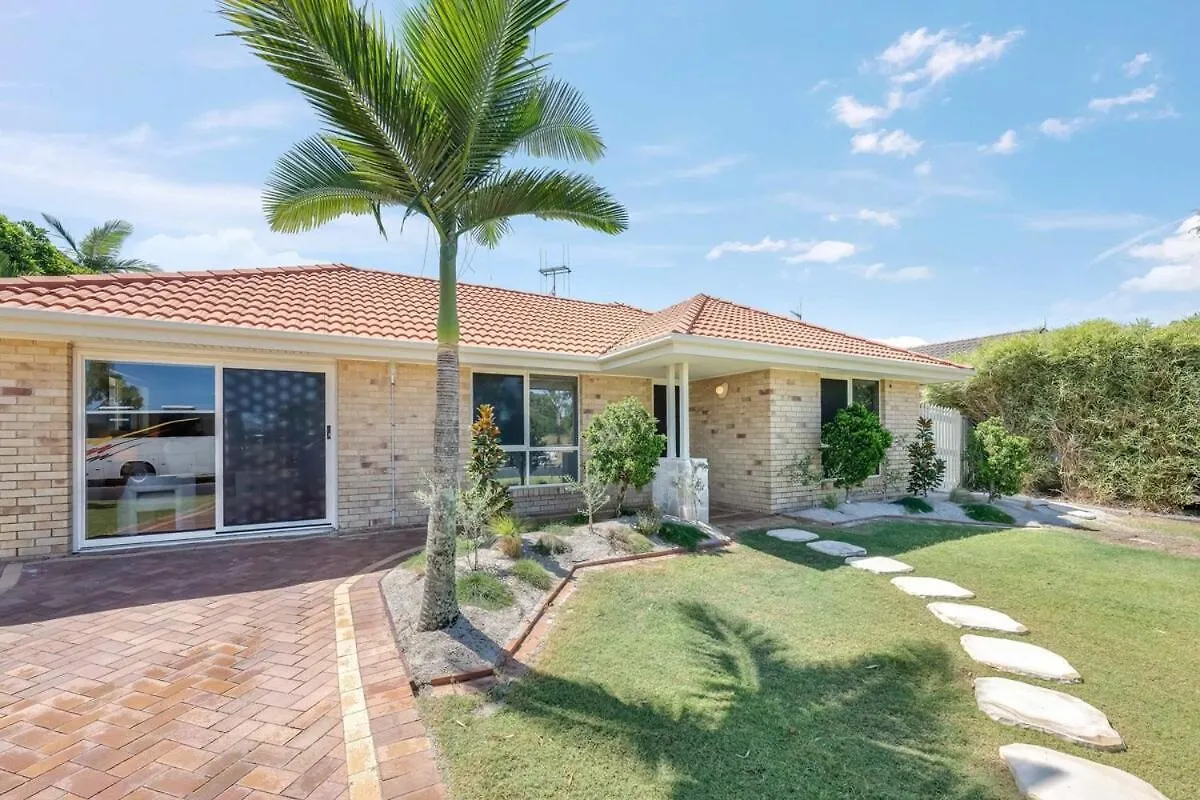 Urban Getaway Bargara Central 0*,  Australia